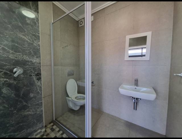 2 BEDROOM APARTMENT FOR SALE IN UMHLANGA RIDGE